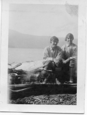 At Dinnertable, Lake Morice. (Images are provided for educational and research purposes only. Other use requires permission, please contact the Museum.) thumbnail