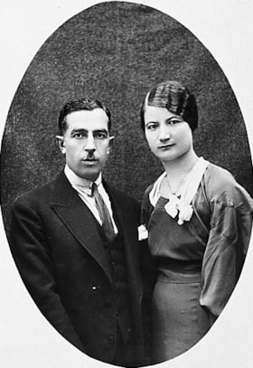 Alex Sideris and his wife. (Images are provided for educational and research purposes only. Other use requires permission, please contact the Museum.) thumbnail
