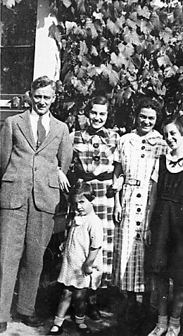 Ayliffe family. (Images are provided for educational and research purposes only. Other use requires permission, please contact the Museum.) thumbnail