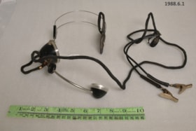 Headset. (Images are provided for educational and research purposes only. Other use requires permission, please contact the Museum.) thumbnail