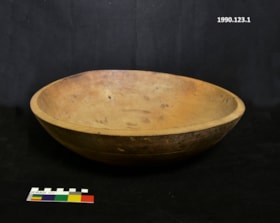 Bowl. (Images are provided for educational and research purposes only. Other use requires permission, please contact the Museum.) thumbnail