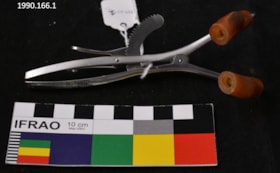 Child Size Mouth Retractor. (Images are provided for educational and research purposes only. Other use requires permission, please contact the Museum.) thumbnail