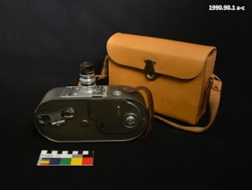 Camera and Case. (Images are provided for educational and research purposes only. Other use requires permission, please contact the Museum.) thumbnail
