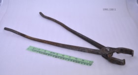 Hollow-Bit Tongs. (Images are provided for educational and research purposes only. Other use requires permission, please contact the Museum.) thumbnail
