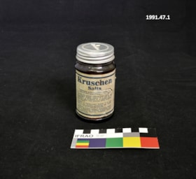 Apothecary Bottle. (Images are provided for educational and research purposes only. Other use requires permission, please contact the Museum.) thumbnail
