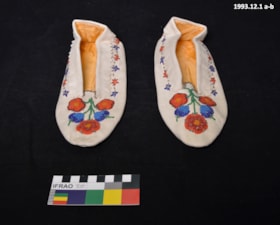 Moccasins. (Images are provided for educational and research purposes only. Other use requires permission, please contact the Museum.) thumbnail