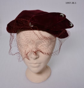 Hat. (Images are provided for educational and research purposes only. Other use requires permission, please contact the Museum.) thumbnail