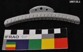 Large 1930s Hair Clip. (Images are provided for educational and research purposes only. Other use requires permission, please contact the Museum.) thumbnail