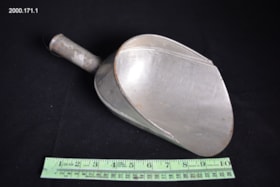 Flour Scoop. (Images are provided for educational and research purposes only. Other use requires permission, please contact the Museum.) thumbnail
